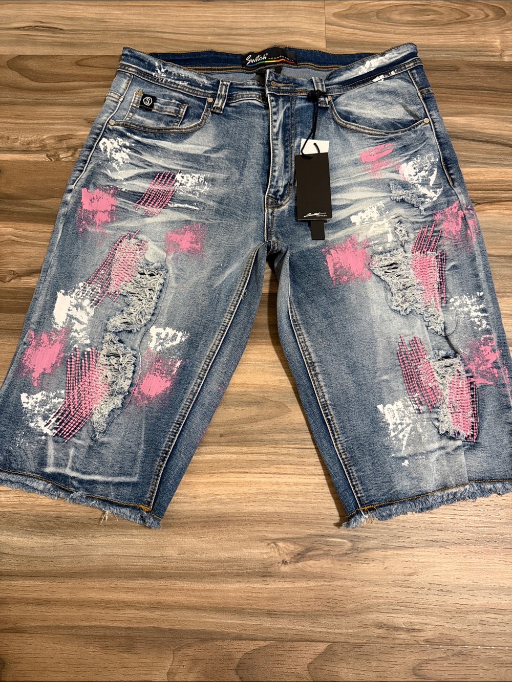 Switch Remarkable Mens Dark Indigo Distressed Denim Shorts Paint Splatter Sz. 34
